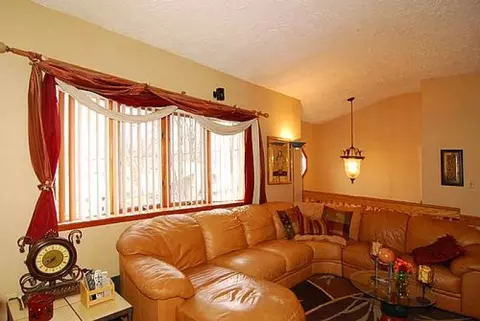 82 Highview Ter, Dover, NJ 07801 photo 3