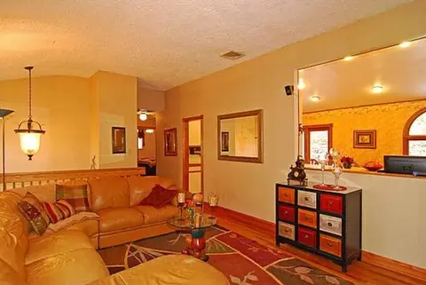 82 Highview Ter, Dover, NJ 07801 photo 4