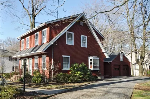 875 Hillside Ave, Mountainside, NJ 07092 photo 2