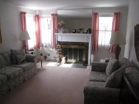 86 Chestnut Dr, Wayne, NJ 07470 photo 2