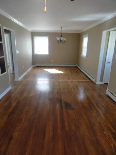645 Townsend Pl, North Plainfield, NJ 07063 photo 3