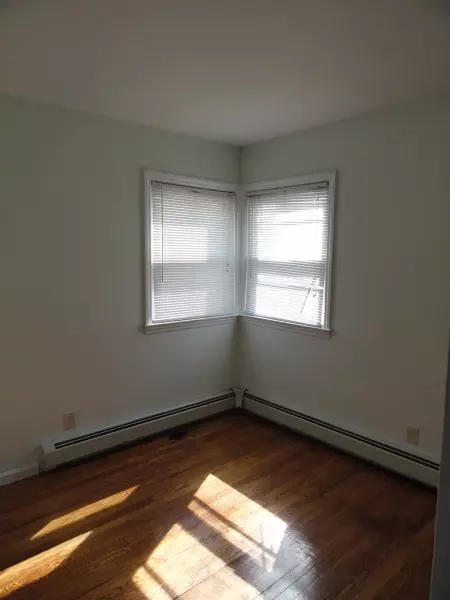 645 Townsend Pl, North Plainfield, NJ 07063 photo 4