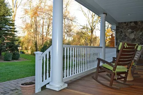 29 Mohegan Trl, Saddle River, NJ 07458 photo 2
