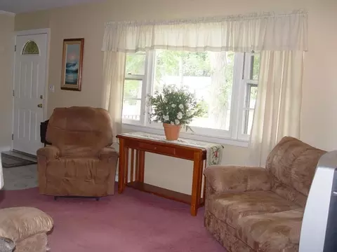 449 Riverside Dr, Wayne, NJ 07470 photo 2