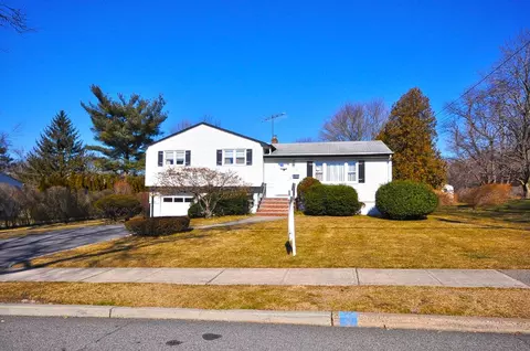 19 Tuxedo Dr, Wayne, NJ 07470 photo 1