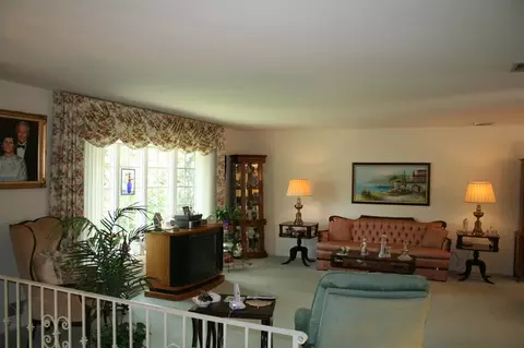 1 Oxford Ct, Paramus, NJ 07652 photo 5