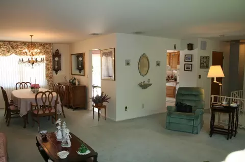 1 Oxford Ct, Paramus, NJ 07652 photo 6