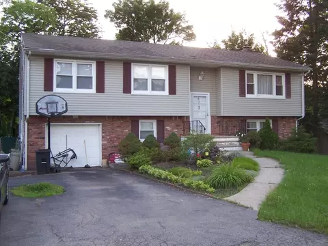 66 Maple Ln, Wayne, NJ 07470 photo 1