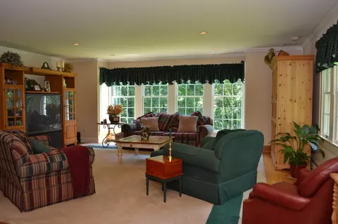 250 E Saddle River Rd, Saddle River, NJ 07458 photo 3