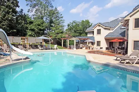 132 Eileen Dr, Cedar Grove, NJ 07009 photo 3