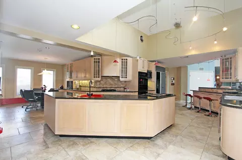132 Eileen Dr, Cedar Grove, NJ 07009 photo 11