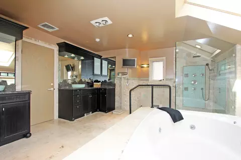 132 Eileen Dr, Cedar Grove, NJ 07009 photo 17