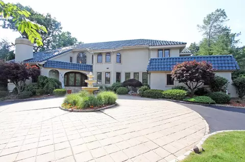 132 Eileen Dr, Cedar Grove, NJ 07009 photo 1