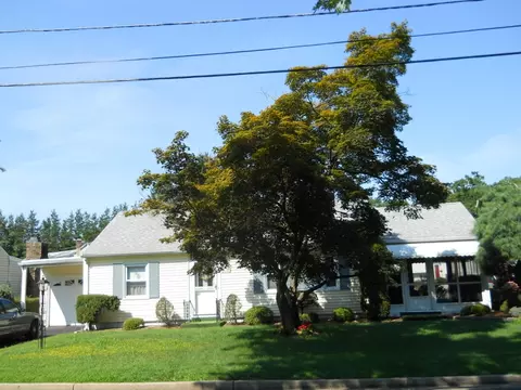 37 Lynn Ave, Middlesex, NJ 08846 photo 1