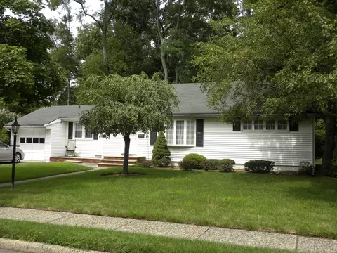 85 Azalea St, Paramus, NJ 07652 photo 1