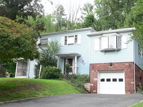 90 Pleasantview Dr, Wayne, NJ 07470 photo 1