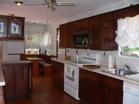 90 Pleasantview Dr, Wayne, NJ 07470 photo 3