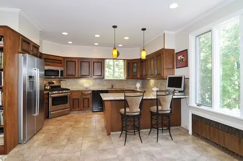 27 Undercliff Rd, Montclair, NJ 07042 photo 7