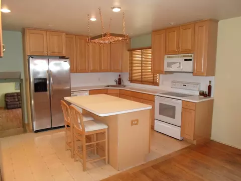 43 Sandra Ln, Wayne, NJ 07470 photo 2