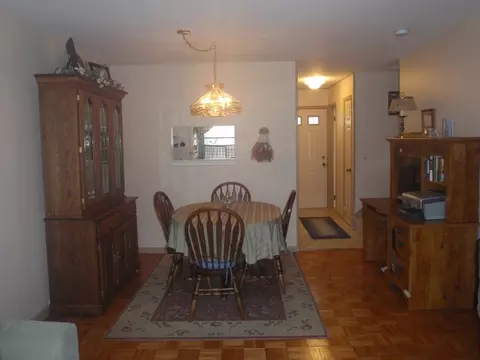 903 Wetherburn Ct, Flemington, NJ 08822 photo 2