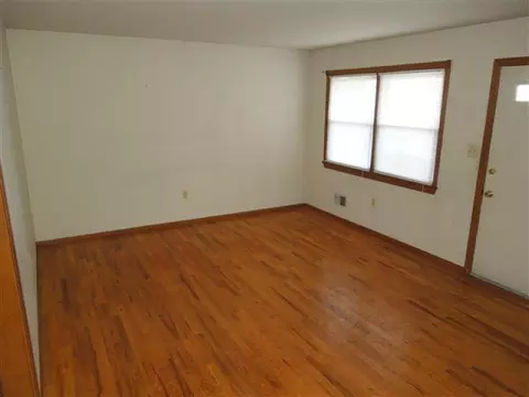 33 Harrison St, Clark, NJ 07066 photo 7