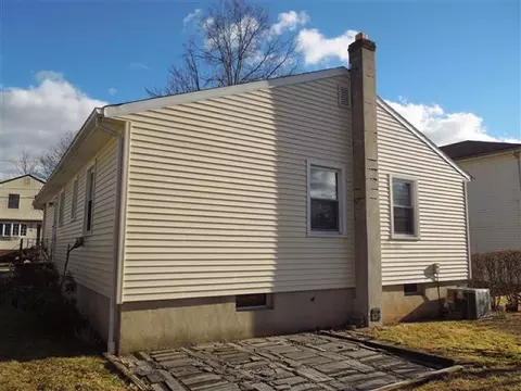 33 Harrison St, Clark, NJ 07066 photo 3