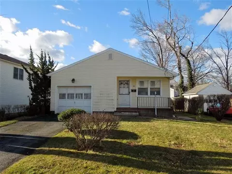 33 Harrison St, Clark, NJ 07066 photo 2