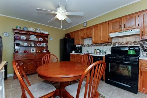 14 Hickory Ct, Middlesex, NJ 08846 photo 7
