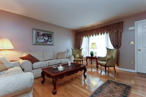 14 Hickory Ct, Middlesex, NJ 08846 photo 3