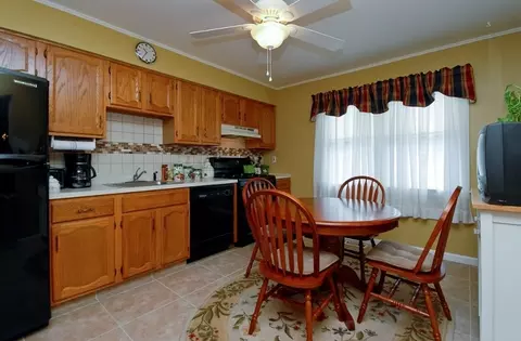 14 Hickory Ct, Middlesex, NJ 08846 photo 6