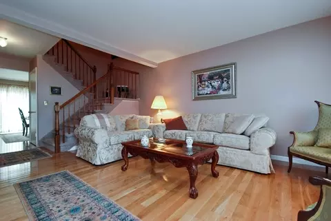 14 Hickory Ct, Middlesex, NJ 08846 photo 4