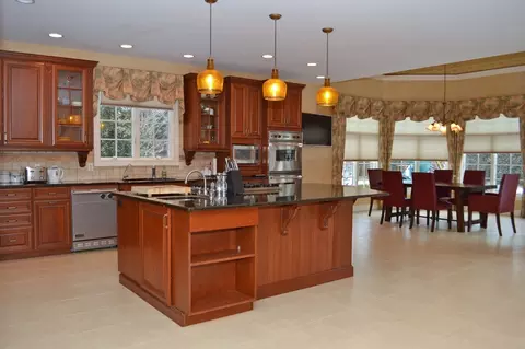 2 Primrose Ct, Upper Saddle River, NJ 07458 photo 8