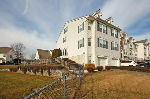 576 Coventry Dr, Nutley, NJ 07110 photo 15