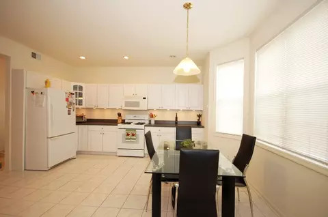 576 Coventry Dr, Nutley, NJ 07110 photo 4