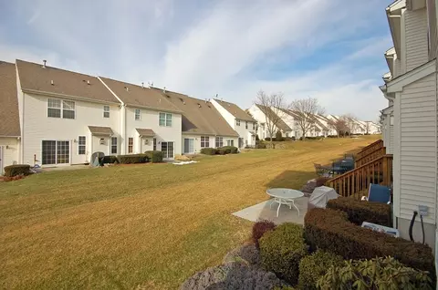 576 Coventry Dr, Nutley, NJ 07110 photo 14
