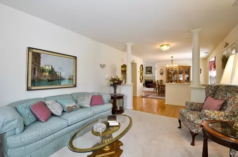 16 Clark Ct, Basking Ridge, NJ 07920 photo 4