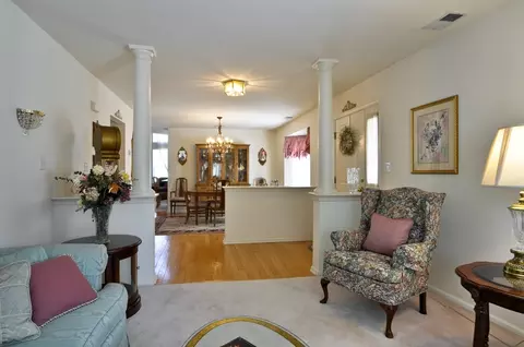 16 Clark Ct, Basking Ridge, NJ 07920 photo 3