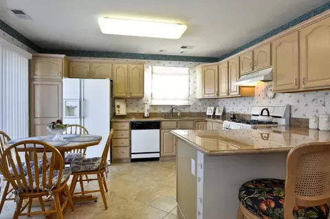 16 Clark Ct, Basking Ridge, NJ 07920 photo 12