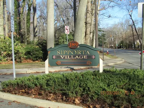 189 Forest Ave, Paramus, NJ 07652 photo 2