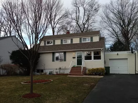 271 Idaho St, Paramus, NJ 07652 photo 1