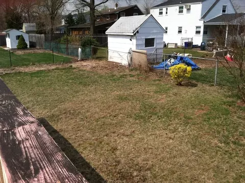 320 Clinton Ave, Middlesex, NJ 08846 photo 4