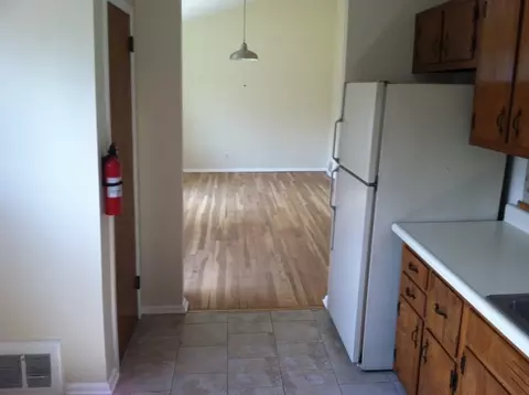 320 Clinton Ave, Middlesex, NJ 08846 photo 12