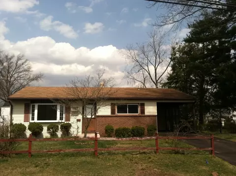 320 Clinton Ave, Middlesex, NJ 08846 photo 3
