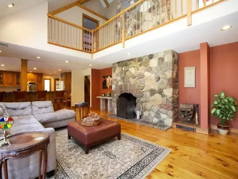 7 Christopher Pl, Saddle River, NJ 07458 photo 3