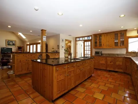 7 Christopher Pl, Saddle River, NJ 07458 photo 6
