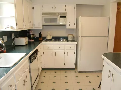 75 Rowland Ave, Hackensack, NJ 07601 photo 4