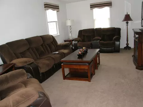 75 Rowland Ave, Hackensack, NJ 07601 photo 2