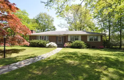 370 Plainfield Ave, Berkeley Heights, NJ 07922 photo 1
