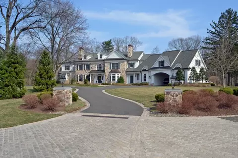 4 Trailside Pl, Saddle River, NJ 07458 photo 1