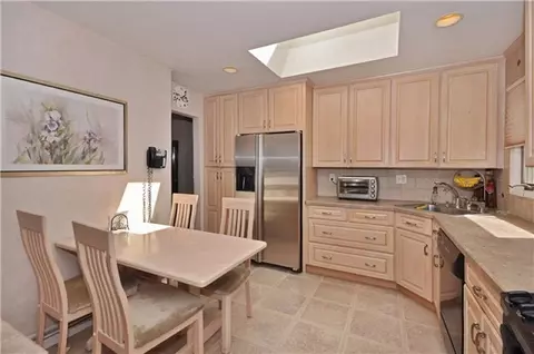 7 Berry Dr, Wayne, NJ 07470 photo 4